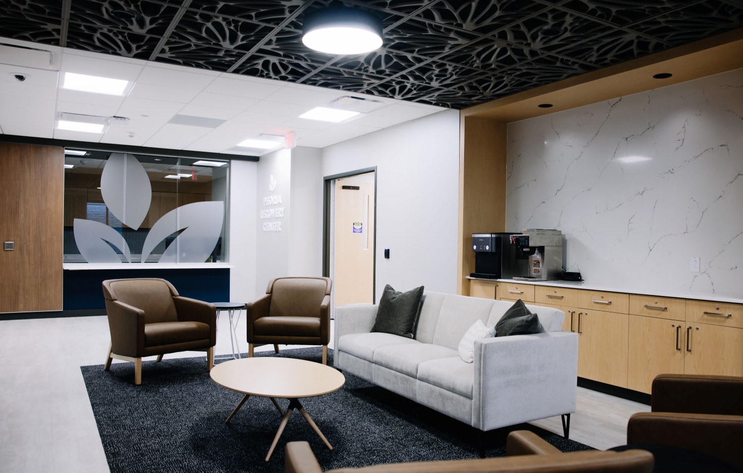 Waiting room in Springfield Clinic Peoria Surgery Center