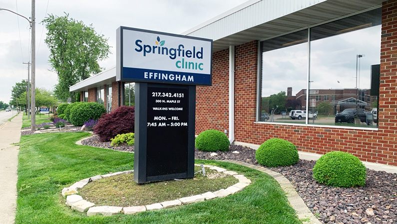 Exterior of single story brick medical office building in Effingham, Illinois