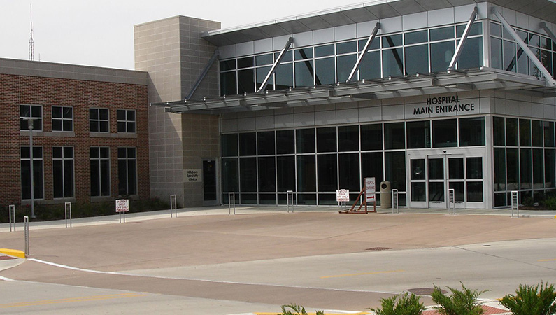 Exterior of hospital facility in Hillsboro, Illinois