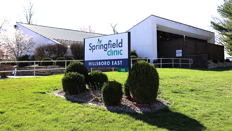 Exterior of medical office building in Hillsboro, Illinois
