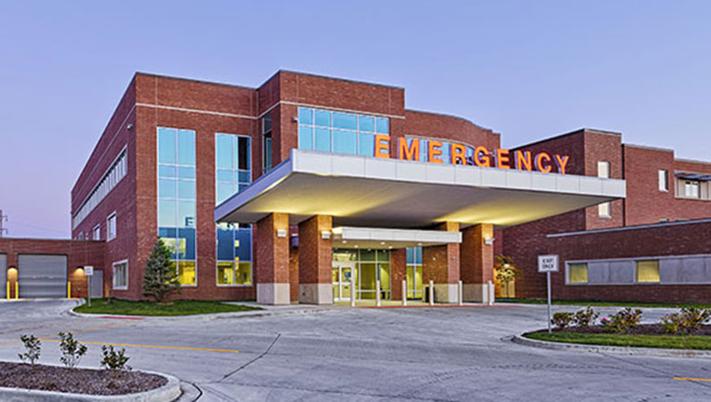 Exterior photo of McDonough District Hospital in Macomb, Illinois