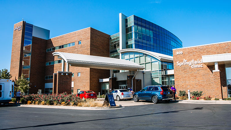 Exterior of multi-level medical facility in Springfield, Illinois