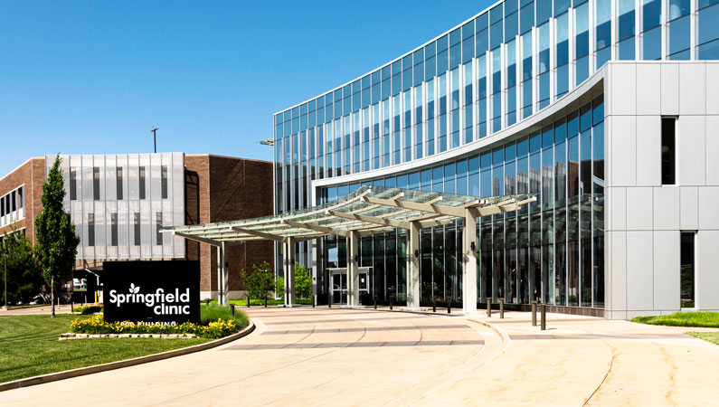 External view of Springfield Clinic 1st - 900 Building with clear blue sky.