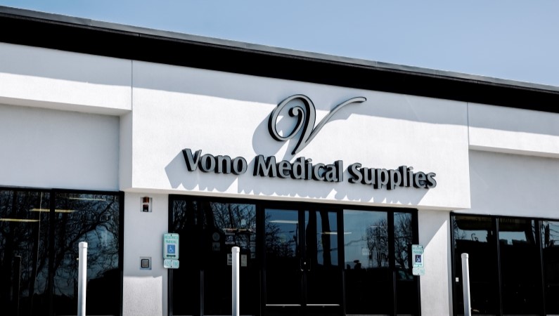 Exterior building showing Vono Medical Supplies in Springfield, Illinois.