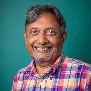 Male the cancer center doctor headshot