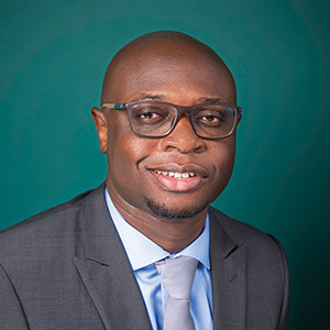 Male hospital medicine doctor headshot.