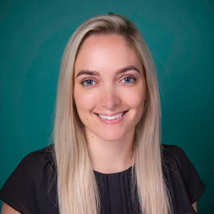 Female hospital medicine nurse practitioner headshot.