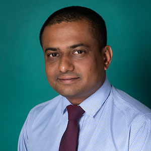 Male hospital medicine doctor headshot.
