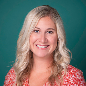 Female hospital medicine nurse practitioner headshot.